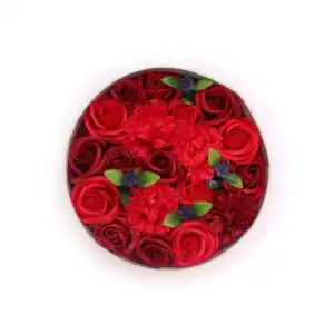 Round Box – Classic Red Roses | www.artisangoods.co.uk 1