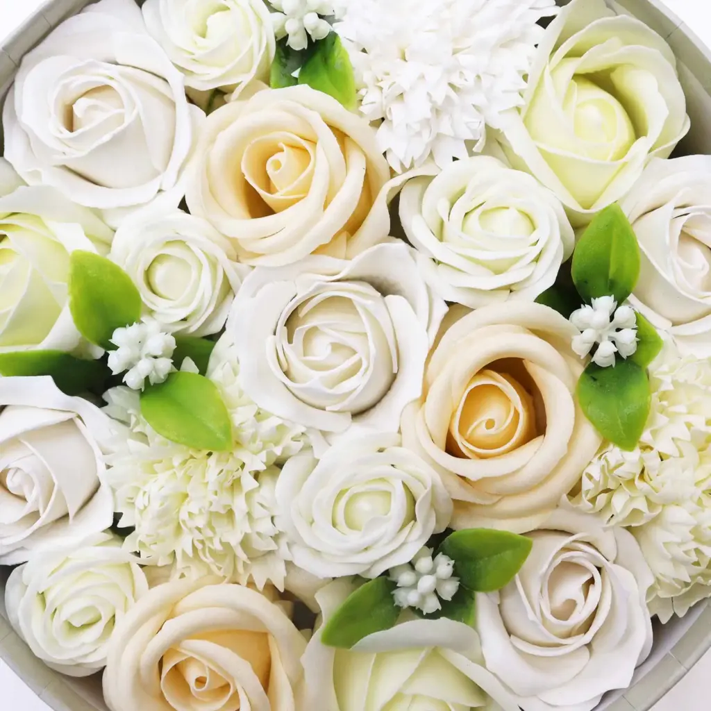 Round Box – Wedding Blessings – White & Ivory | www.artisangoods.co.uk 4 Round Box – Wedding Blessings – White & Ivory | www.artisangoods.co.uk 4