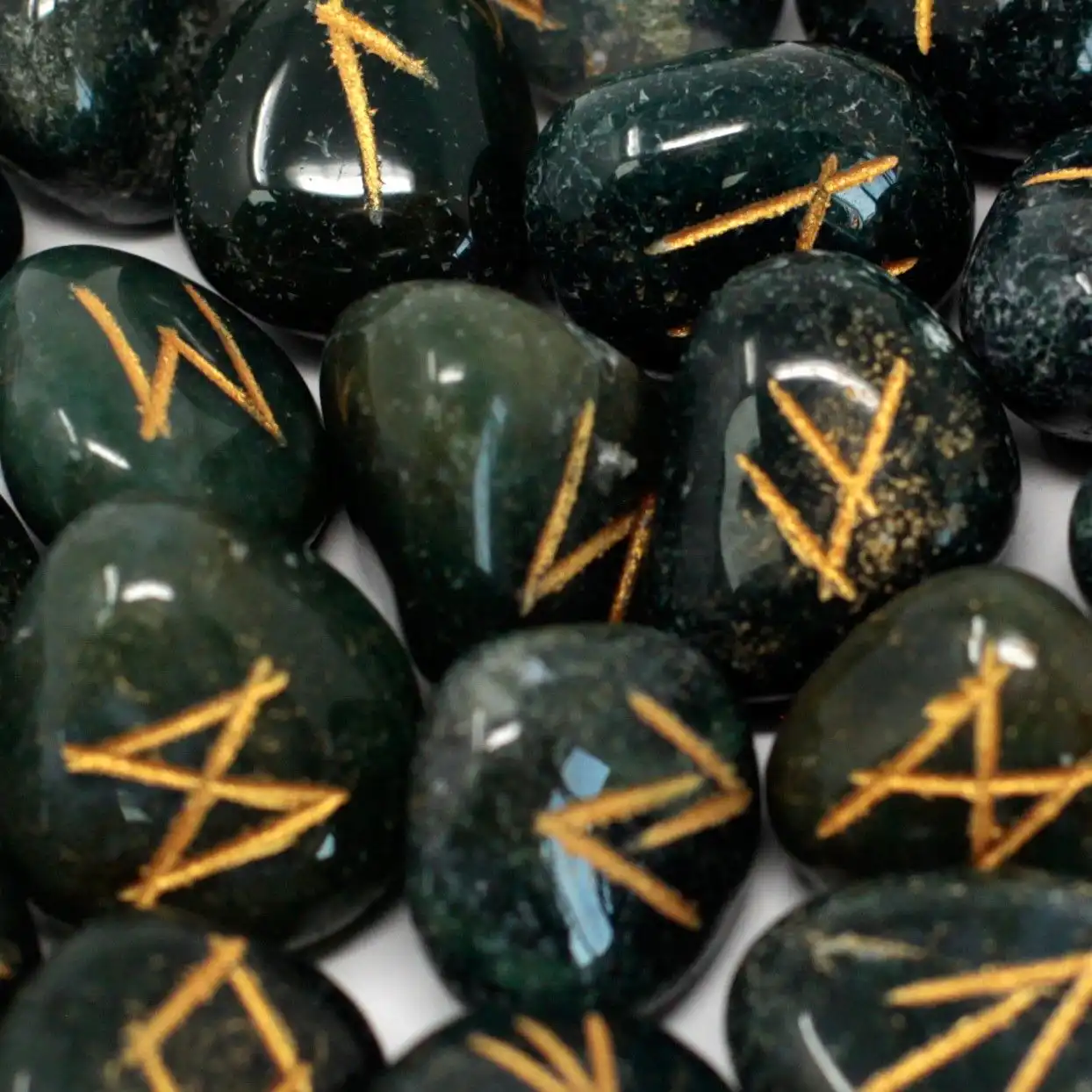 Runes Stone Set in Pouch – Bloodstone | www.artisangoods.co.uk 2 Runes Stone Set in Pouch – Bloodstone | www.artisangoods.co.uk 1