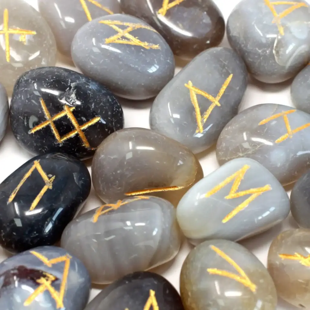 Runes Stone Set in Pouch – Grey Agate | www.artisangoods.co.uk