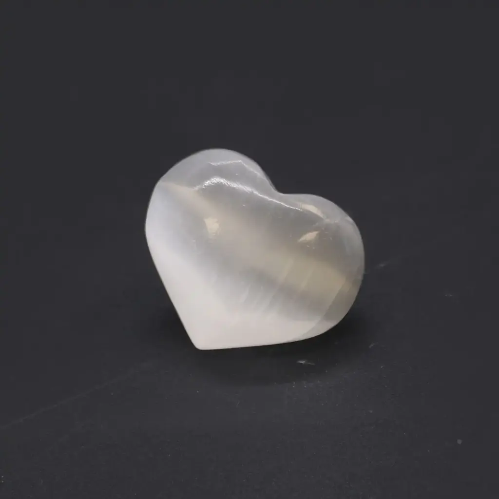 Selenite Heart – 3-4cm | www.artisangoods.co.uk 2 Selenite Heart – 3-4cm | www.artisangoods.co.uk 2
