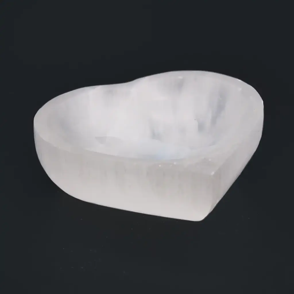 Selenite Heart Bowl – 10cm | www.artisangoods.co.uk 3 Selenite Heart Bowl – 10cm | www.artisangoods.co.uk 3