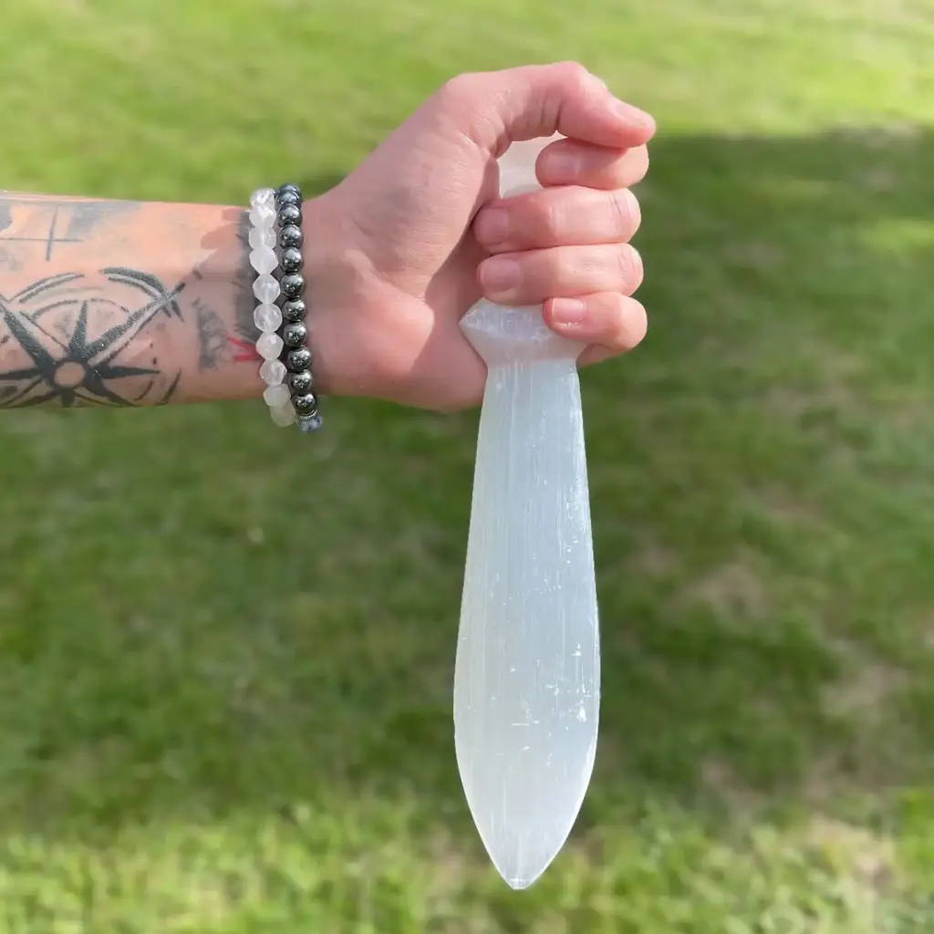 Selenite Lrg Ritual Knife – Spiral (25cm) | www.artisangoods.co.uk 5