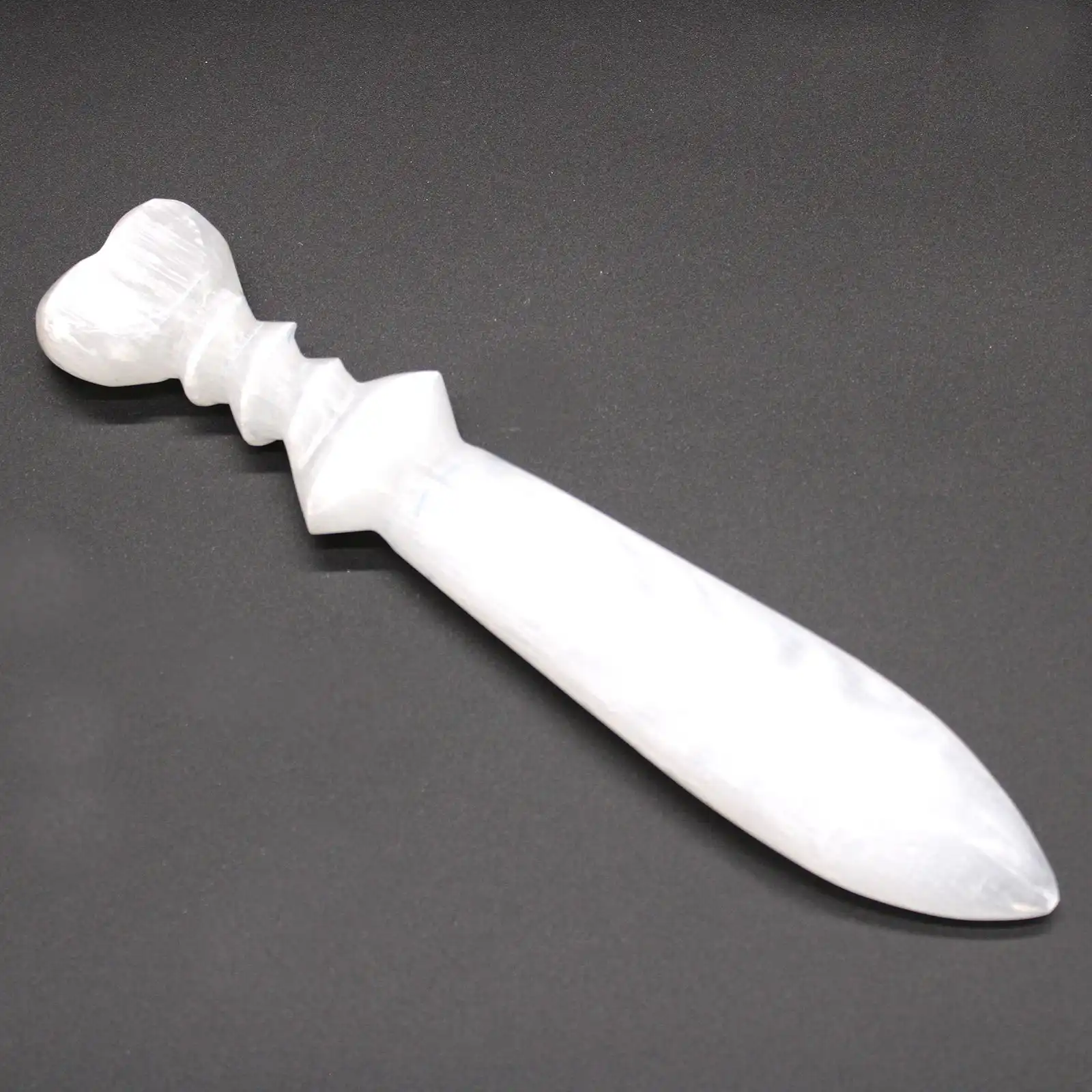 Selenite Lrg Ritual Knife – Spiral (25cm) | www.artisangoods.co.uk 8 Selenite Lrg Ritual Knife – Spiral (25cm) | www.artisangoods.co.uk 7