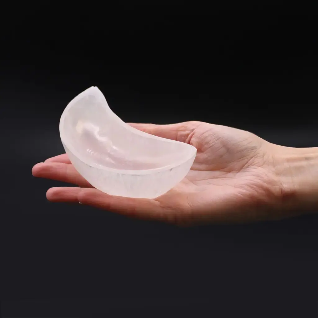 Selenite Moon Bowl – 10cm | www.artisangoods.co.uk 4