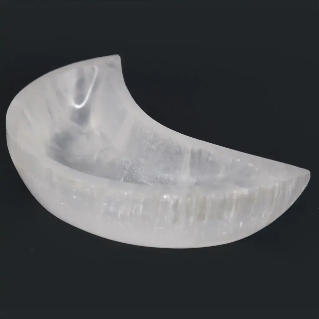 Selenite Moon Bowl – 15cm | www.artisangoods.co.uk 3 Selenite Moon Bowl – 15cm | www.artisangoods.co.uk 3