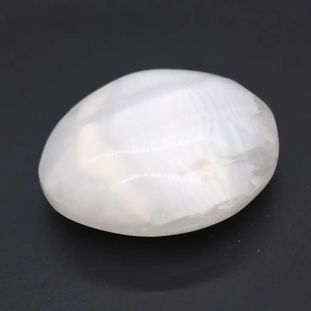 Selenite Palm Stone – 6.5 cm | www.artisangoods.co.uk 2 Selenite Palm Stone – 6.5 cm | www.artisangoods.co.uk 2