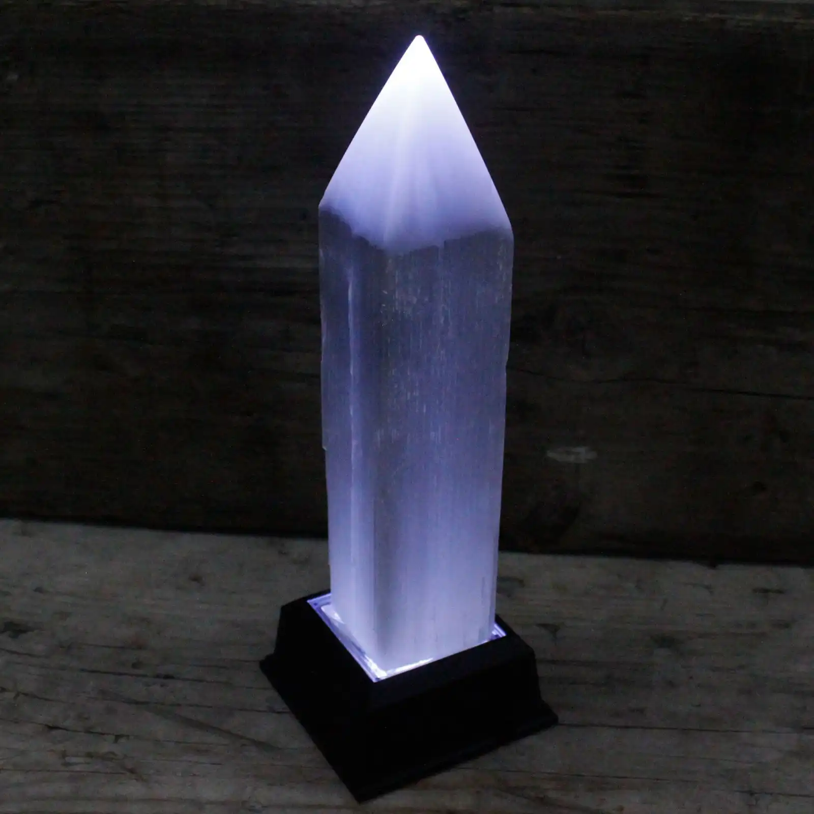 Selenite Pencil Point Tower – 20 cm | www.artisangoods.co.uk 4 Selenite Pencil Point Tower – 20 cm | www.artisangoods.co.uk 3