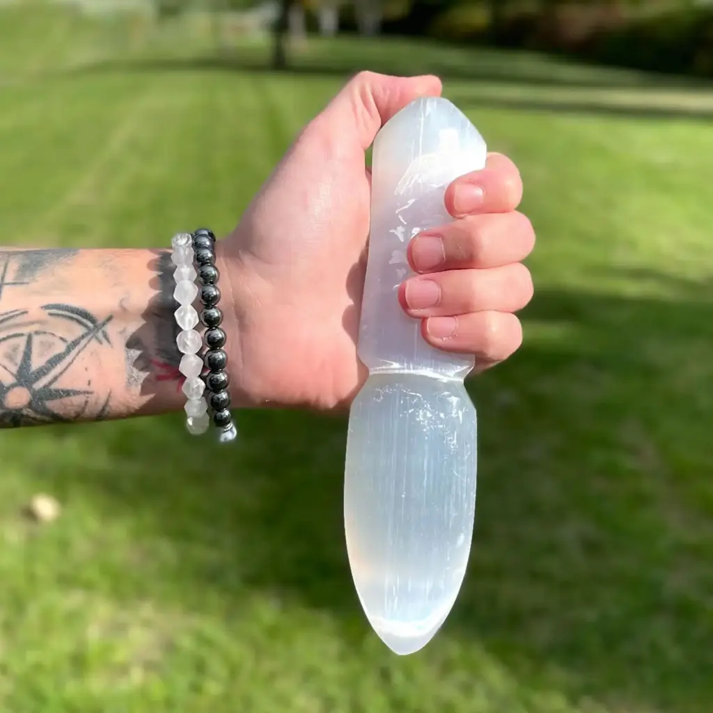 Selenite Ritual Knife – Releasing Bonds | www.artisangoods.co.uk 7