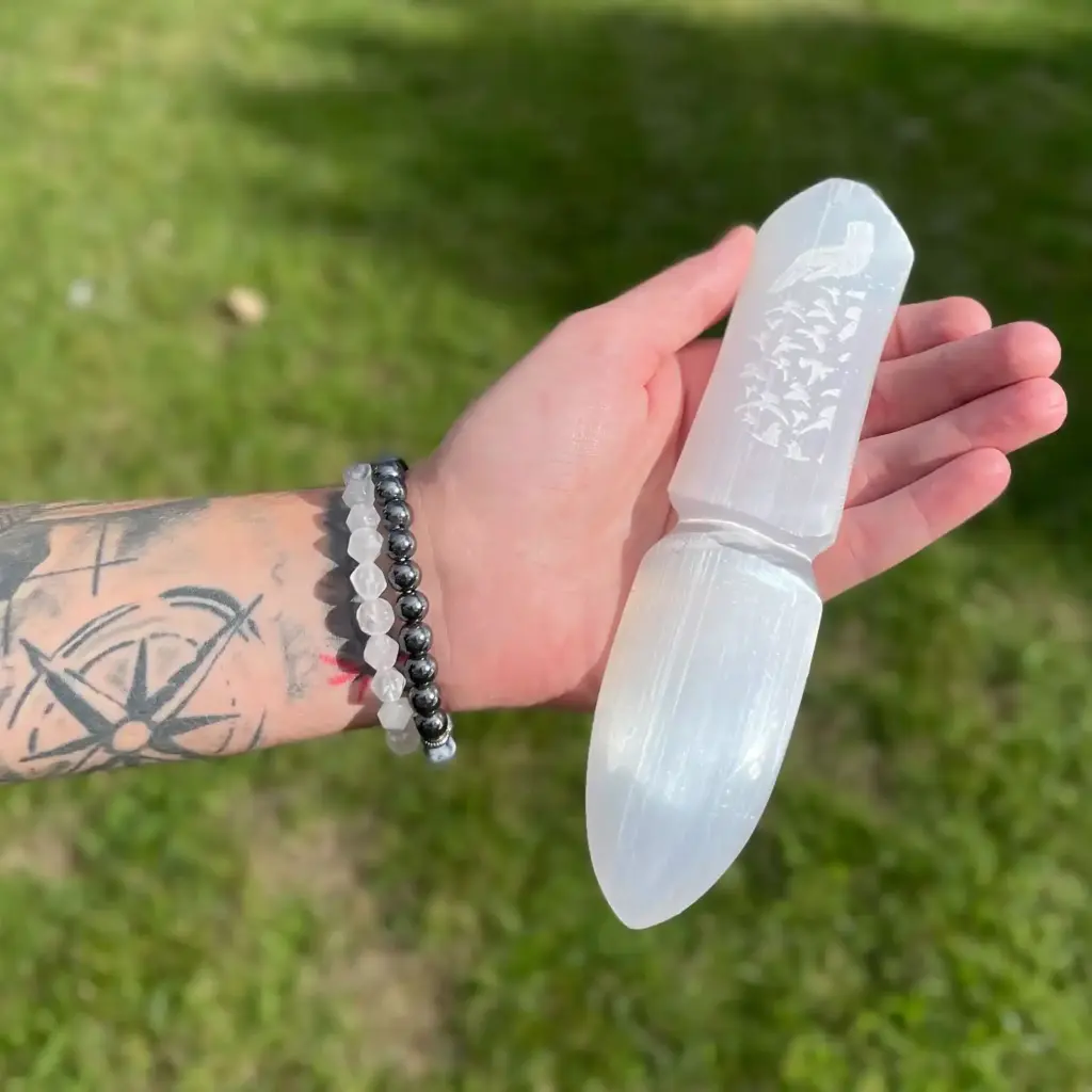 Selenite Ritual Knife – Releasing Bonds | www.artisangoods.co.uk 6