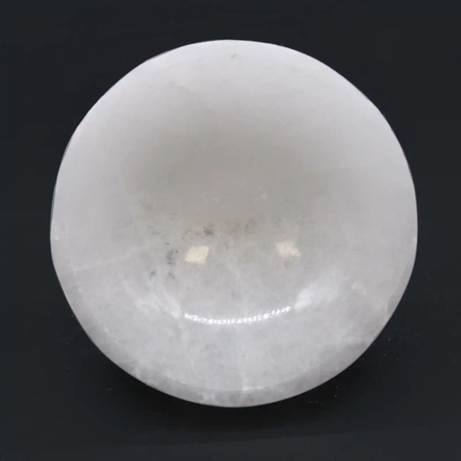 Selenite Round Bowl – 10cm | www.artisangoods.co.uk 5 Selenite Round Bowl – 10cm | www.artisangoods.co.uk 4