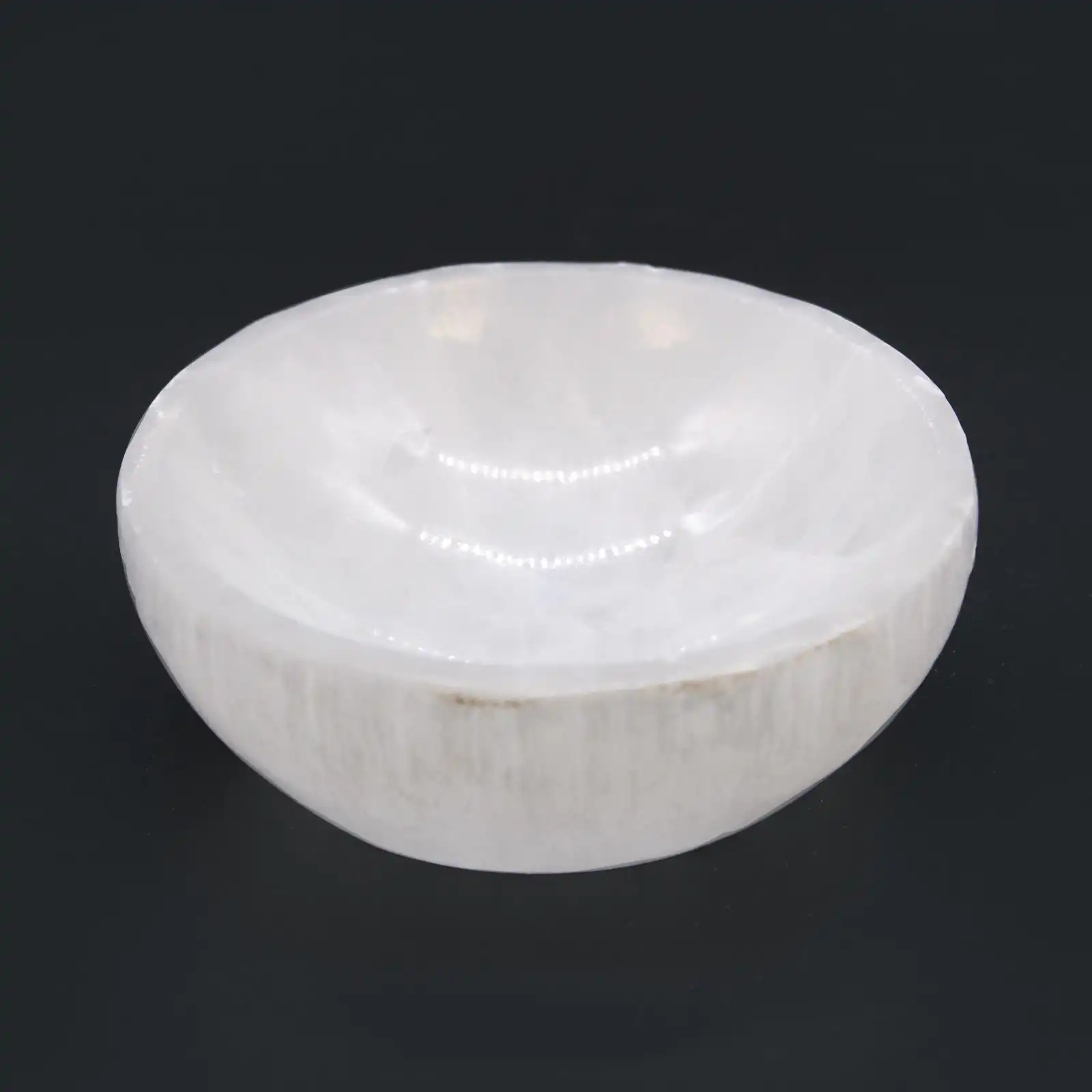 Selenite Round Bowl – 10cm | www.artisangoods.co.uk 4 Selenite Round Bowl – 10cm | www.artisangoods.co.uk 3