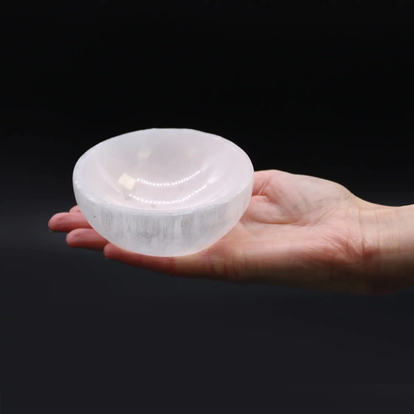 Selenite Round Bowl – 10cm | www.artisangoods.co.uk 3 Selenite Round Bowl – 10cm | www.artisangoods.co.uk 2