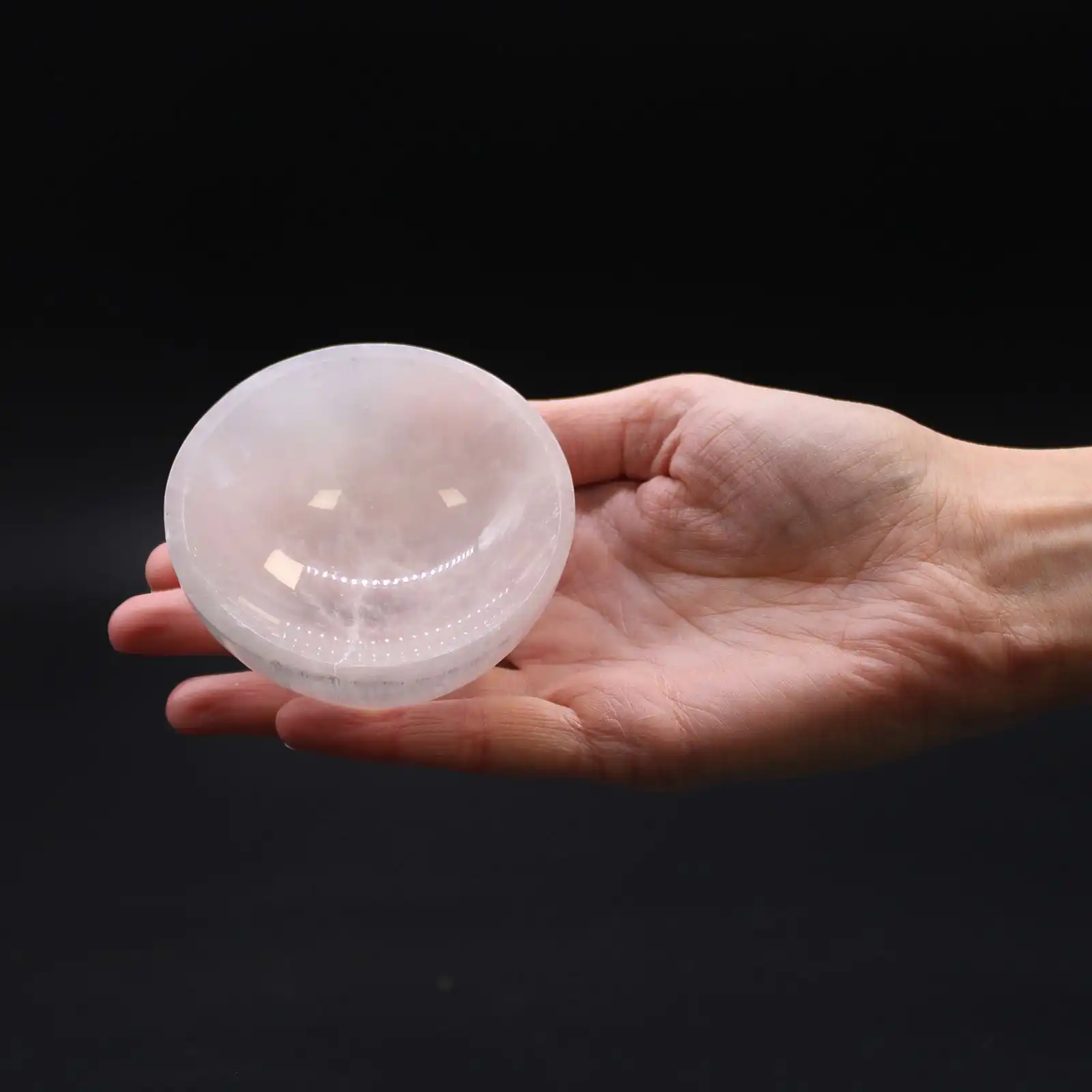 Selenite Round Bowl – 8cm | www.artisangoods.co.uk 5 Selenite Round Bowl – 8cm | www.artisangoods.co.uk 4