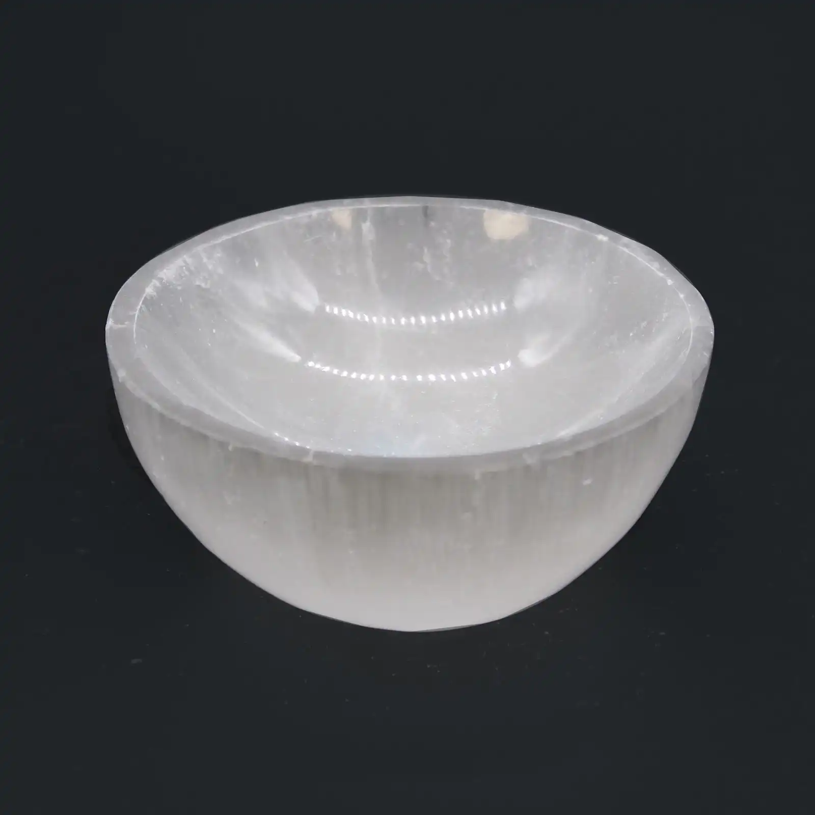 Selenite Round Bowl – 8cm | www.artisangoods.co.uk 4 Selenite Round Bowl – 8cm | www.artisangoods.co.uk 3