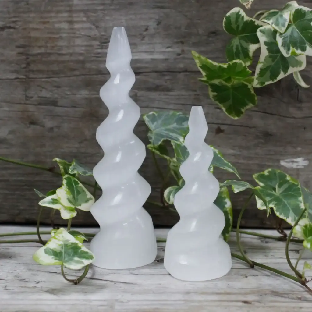 Selenite Spiral Unicorn Horn Tower – 10 cm | www.artisangoods.co.uk 5