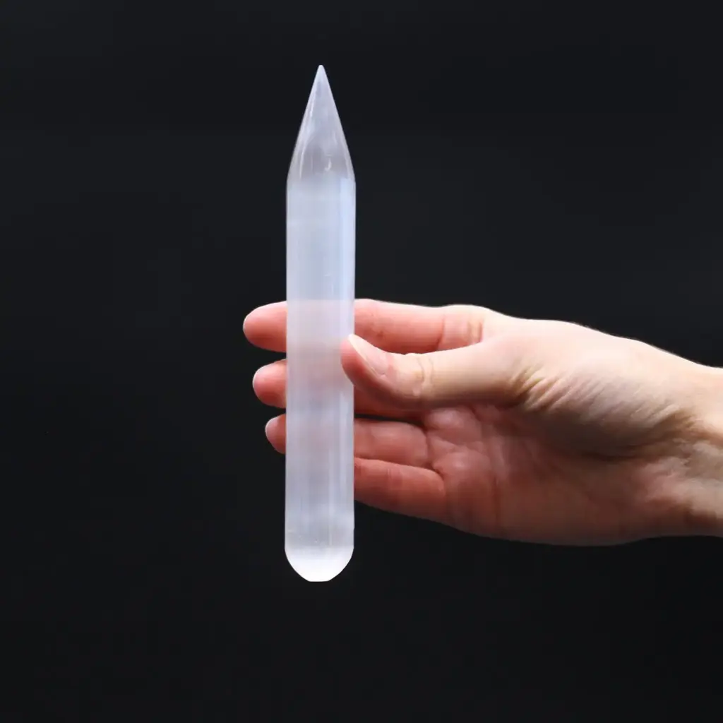 Selenite Wand – 16 cm (Point one End) | www.artisangoods.co.uk 3 Selenite Wand – 16 cm (Point one End) | www.artisangoods.co.uk 3