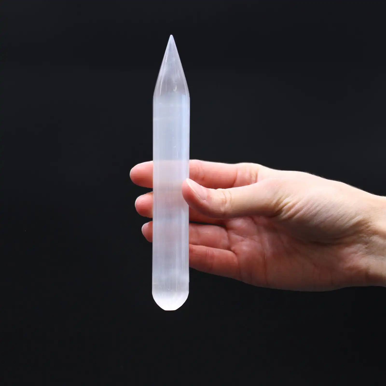 Selenite Wand – 16 cm (Point one End) | www.artisangoods.co.uk 4 Selenite Wand – 16 cm (Point one End) | www.artisangoods.co.uk 3