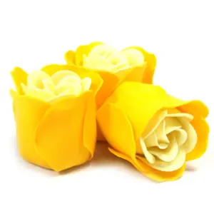 Set of 3 Soap Flower Heart Box – Spring Roses | www.artisangoods.co.uk 3