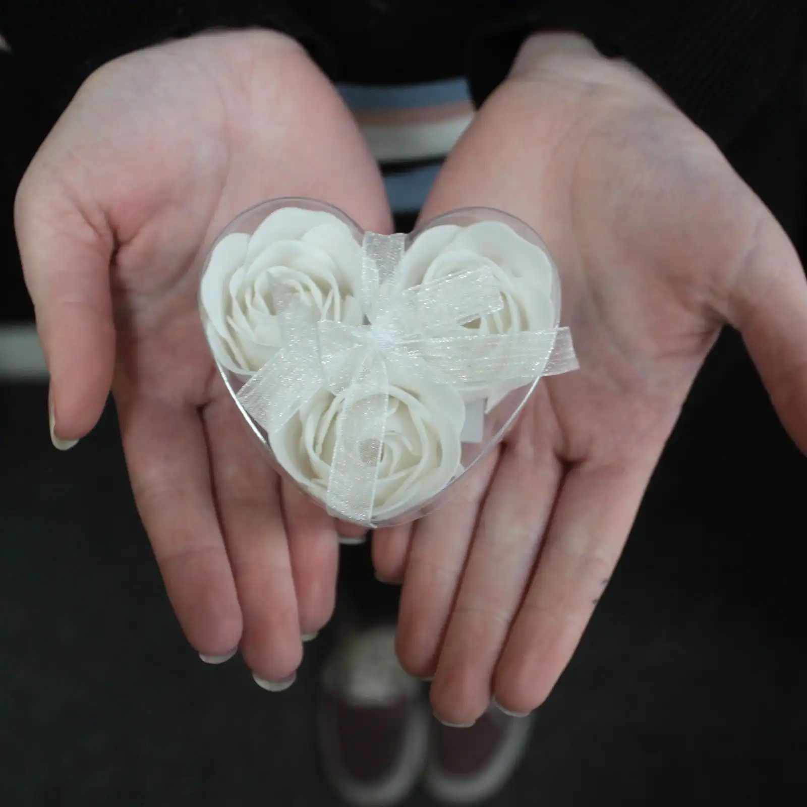 Set of 3 Soap Flower Heart Box – White | www.artisangoods.co.uk 5 Set of 3 Soap Flower Heart Box – White | www.artisangoods.co.uk 4
