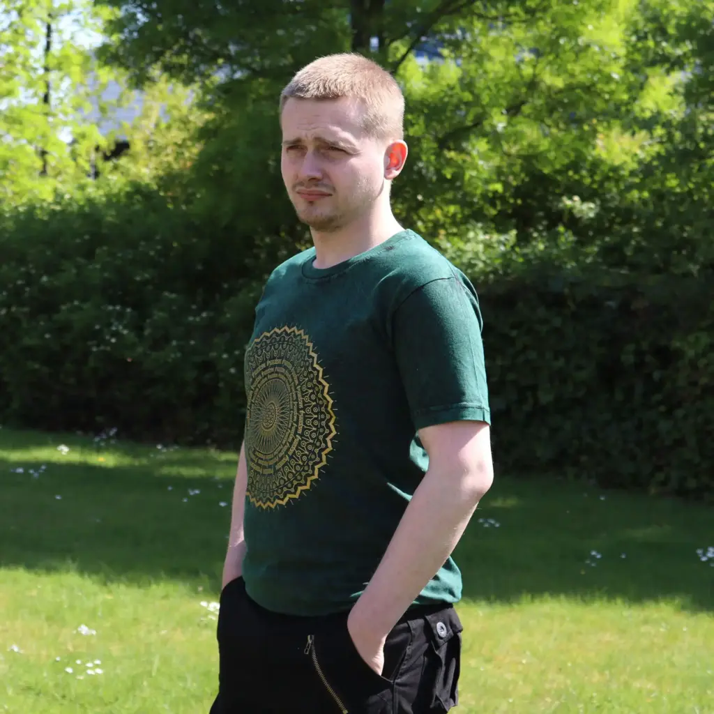 Small Stone Washed T-Shirt – Mandala – Green | www.artisangoods.co.uk