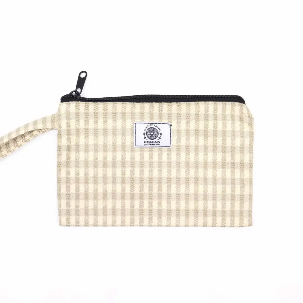 Soft & Natural Handy Gift Pouches & Loop – (assorted materials) -20x13cm | www.artisangoods.co.uk 4 Soft & Natural Handy Gift Pouches & Loop – (assorted materials) -20x13cm | www.artisangoods.co.uk 4