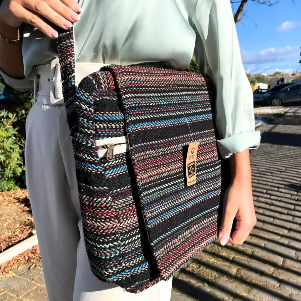 Soft Banjar Laptop Bag – Dark Smart | www.artisangoods.co.uk