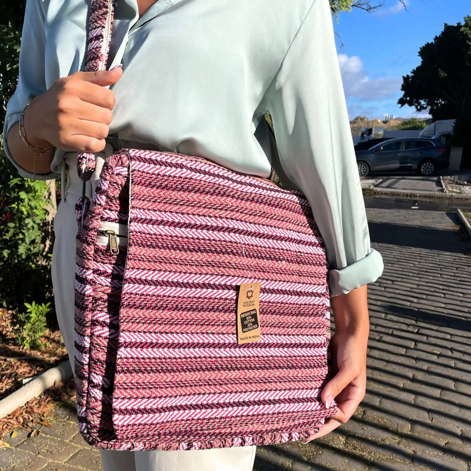 Soft Banjar Laptop Bag – Soft Pink | www.artisangoods.co.uk 2 Soft Banjar Laptop Bag – Soft Pink | www.artisangoods.co.uk 1