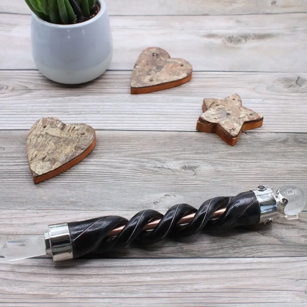 Spiral Carving Healing Wand – Copper Pipe Rock Quartz | www.artisangoods.co.uk 4 Spiral Carving Healing Wand – Copper Pipe Rock Quartz | www.artisangoods.co.uk 4
