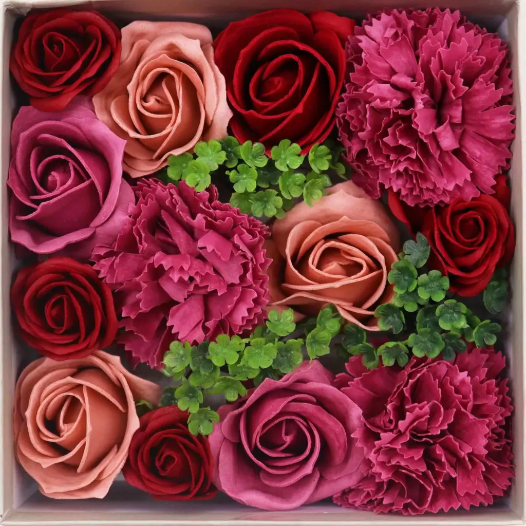 Square Box – Vintage Roses | www.artisangoods.co.uk 4 Square Box – Vintage Roses | www.artisangoods.co.uk 4