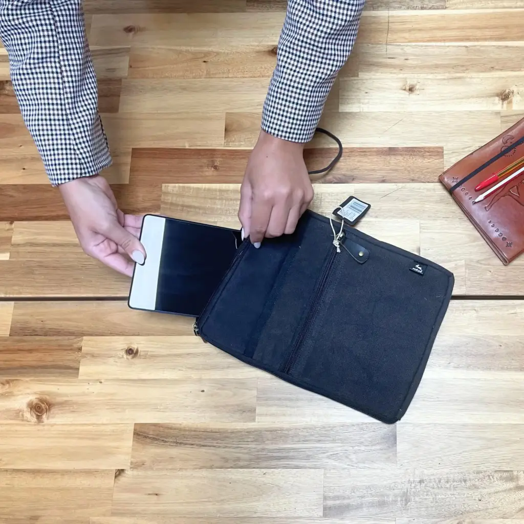 Stonewash Tablet Pouch – Charcoal | www.artisangoods.co.uk 5