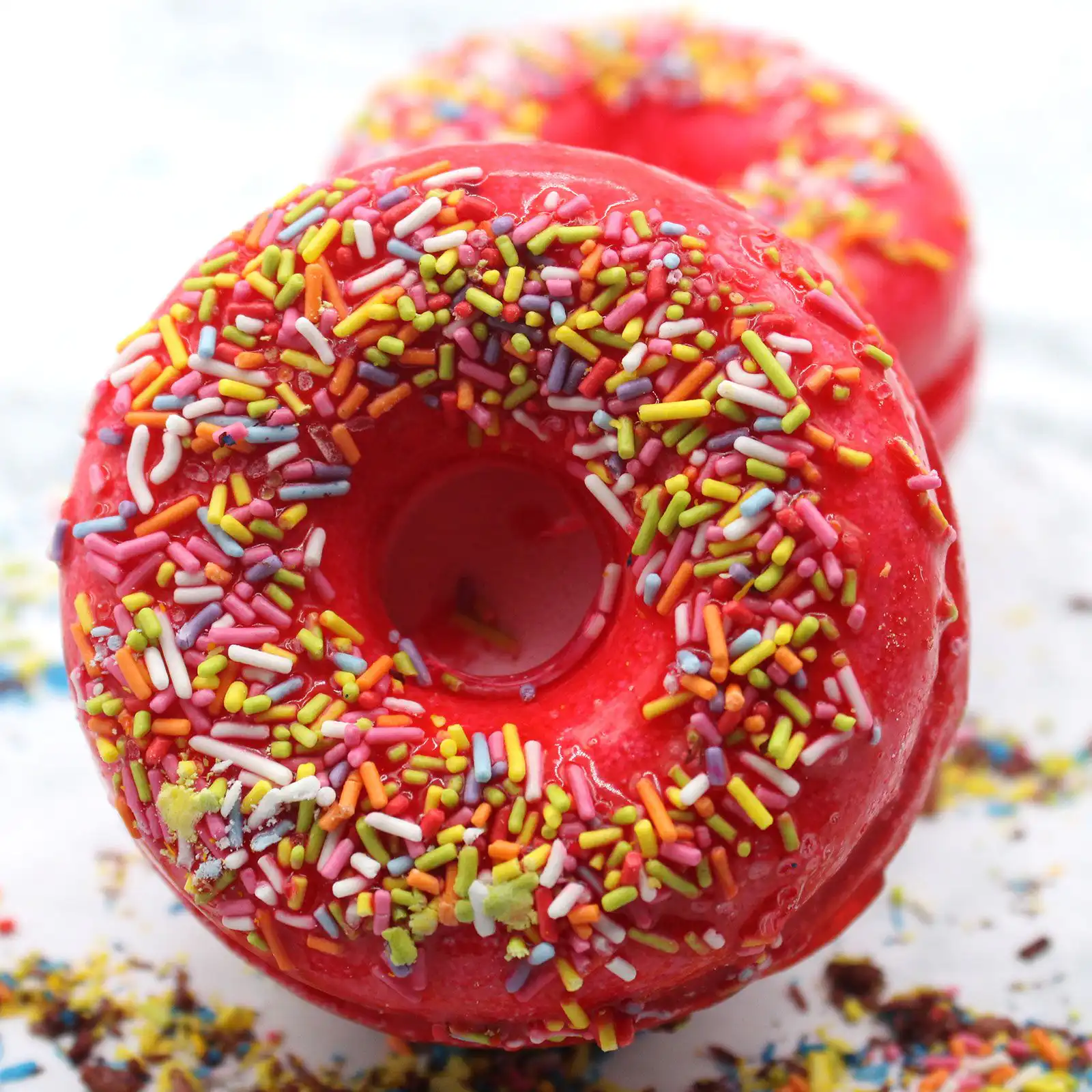 Strawberry & Banana Bath Donuts | www.artisangoods.co.uk 4 Strawberry & Banana Bath Donuts | www.artisangoods.co.uk 3