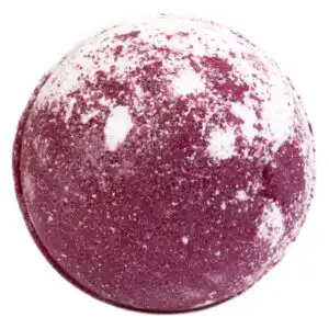 Strawberry Pavlova Bath Bomb – Red & White | www.artisangoods.co.uk 1