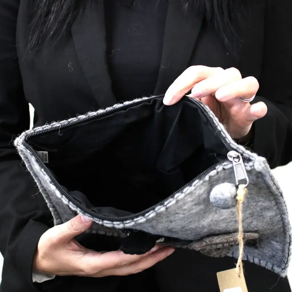 Tablet Pouch with Finger Puppets | www.artisangoods.co.uk 2