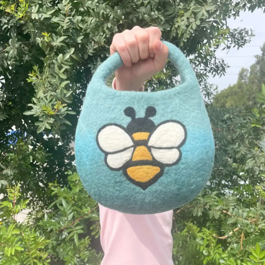 Water Felted Bee Bag – One Handle with Magnet – Blue Green | www.artisangoods.co.uk