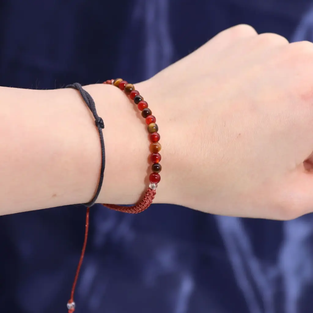 Zodiac Crystal Candle with Gemstone Bracelet – Leo | www.artisangoods.co.uk 4