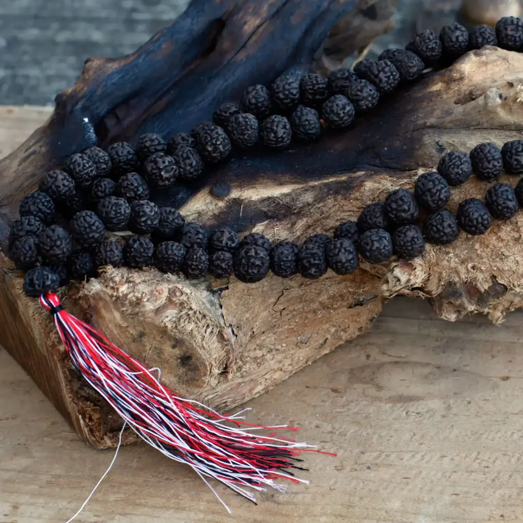 108 Rudraksha Mala – Dark | www.artisangoods.co.uk 7