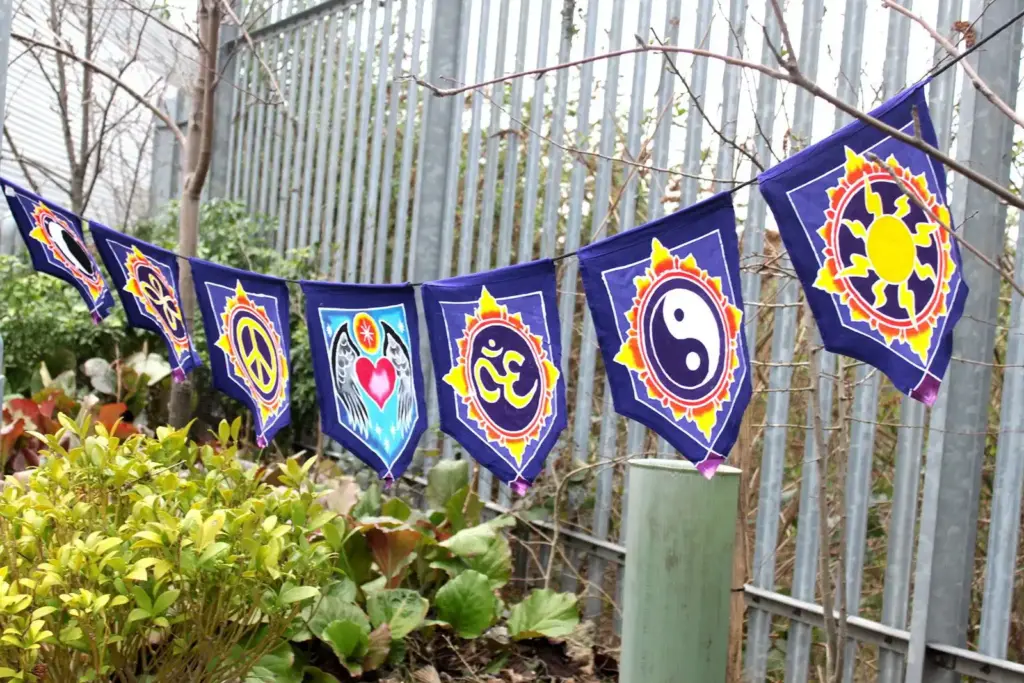 7 Flags Banner – Love in the Center | www.artisangoods.co.uk