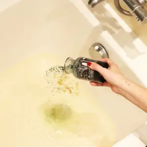 Ancient Witch Bath Spell Potion & Aventurine Crystal Amulet – Prosperity | www.artisangoods.co.uk 5