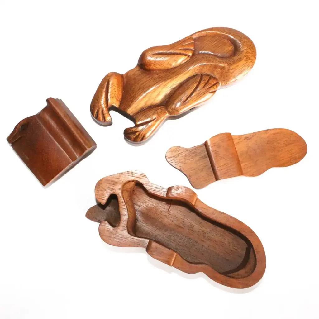 Bali Magic Box – Gecko | www.artisangoods.co.uk