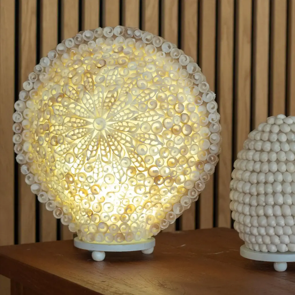 Boho Sea Shell Lamp – Cut Art Shell Large Round – 30cm | www.artisangoods.co.uk 3 Boho Sea Shell Lamp – Cut Art Shell Large Round – 30cm | www.artisangoods.co.uk 3
