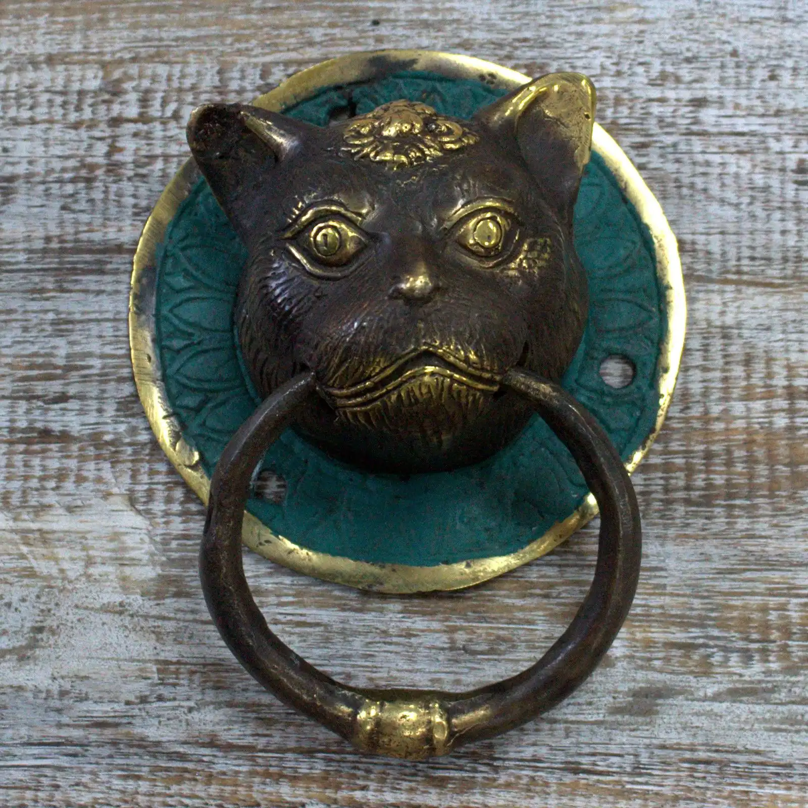 Brass Door Knocker – Cats Head | www.artisangoods.co.uk 3 Brass Door Knocker – Cats Head | www.artisangoods.co.uk 2