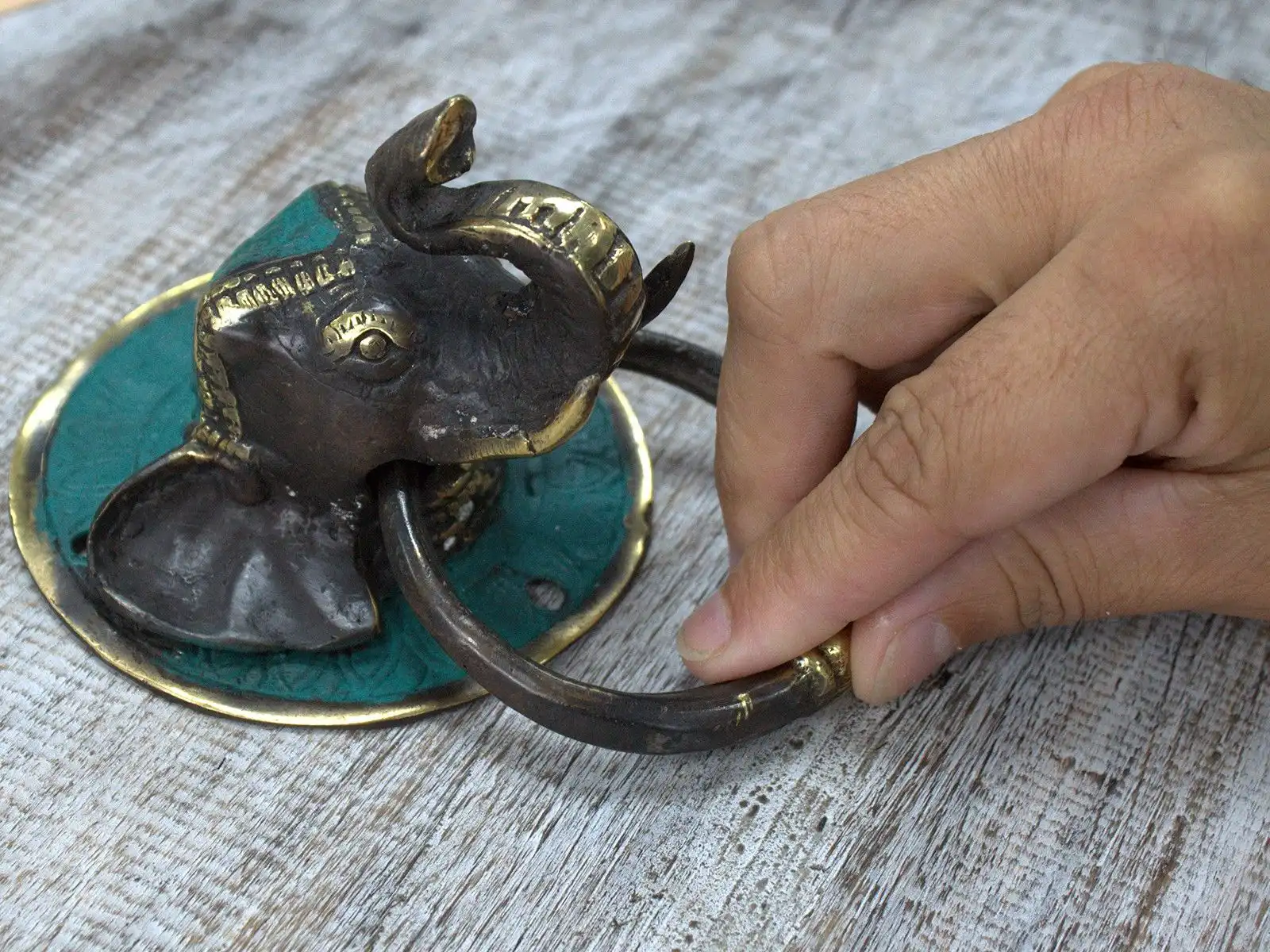 Brass Door Knocker – Elephants Head | www.artisangoods.co.uk 5 Brass Door Knocker – Elephants Head | www.artisangoods.co.uk 4