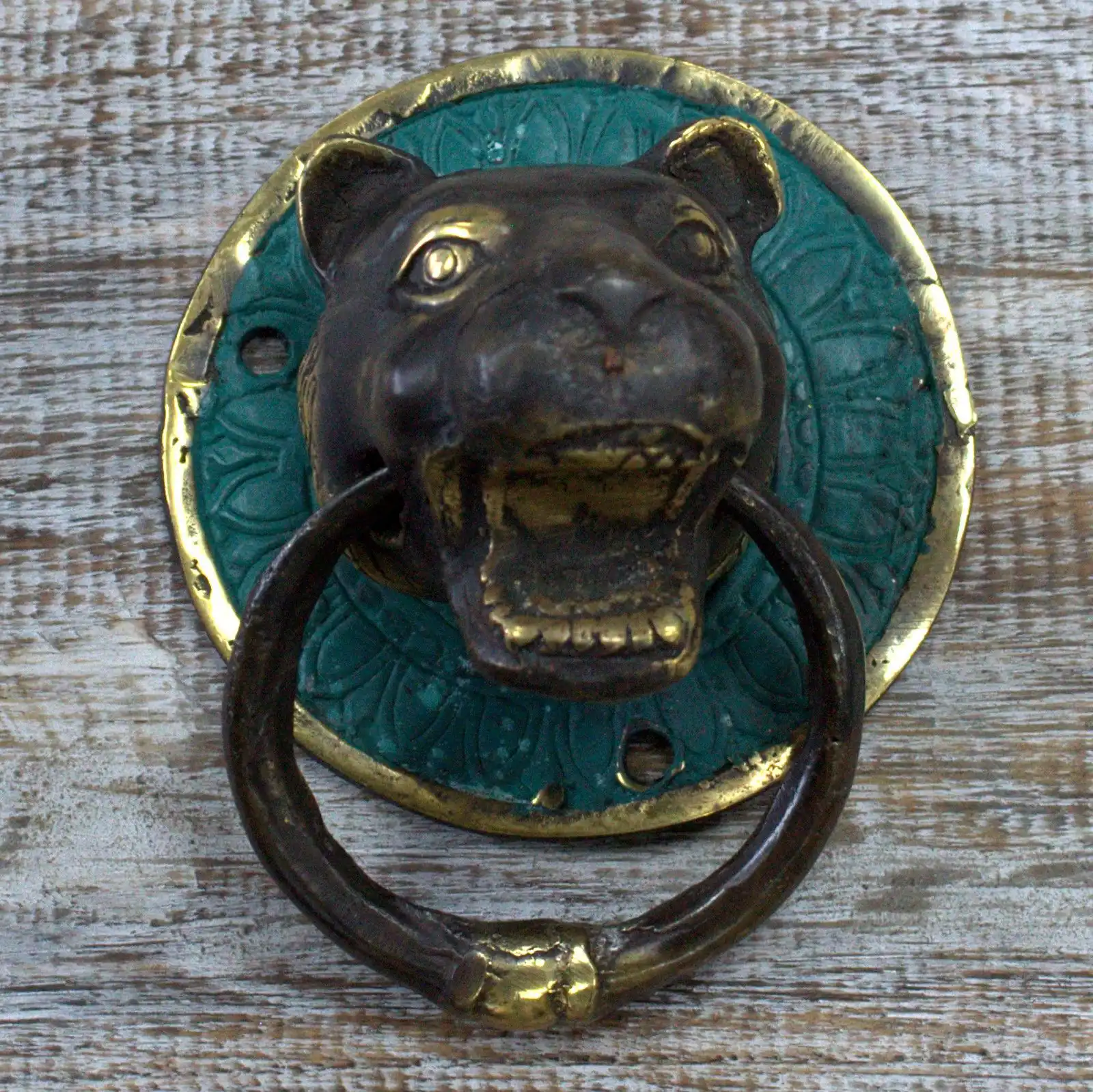 Brass Door Knocker – Tiger Head | www.artisangoods.co.uk 2 Brass Door Knocker – Tiger Head | www.artisangoods.co.uk 1
