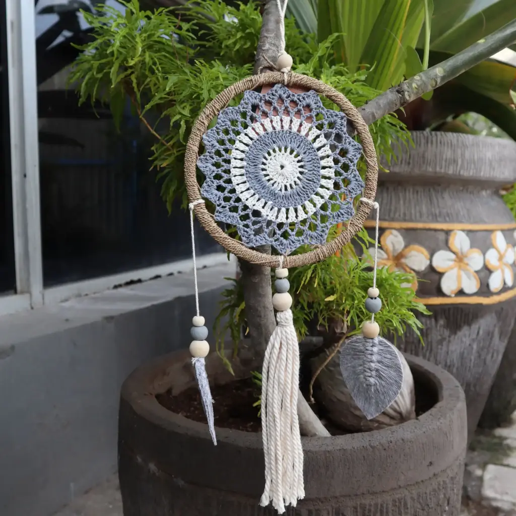 Dream Catcher – Medium Grey Elemental Spirits | www.artisangoods.co.uk 7