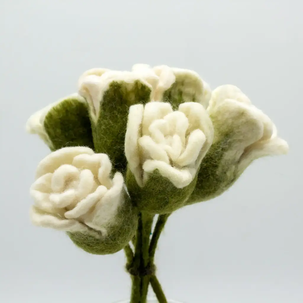 Felt Flowers – White Roses | www.artisangoods.co.uk 3
