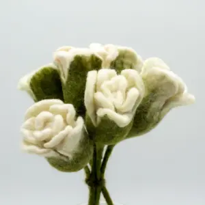 Felt Flowers – White Roses | www.artisangoods.co.uk 3