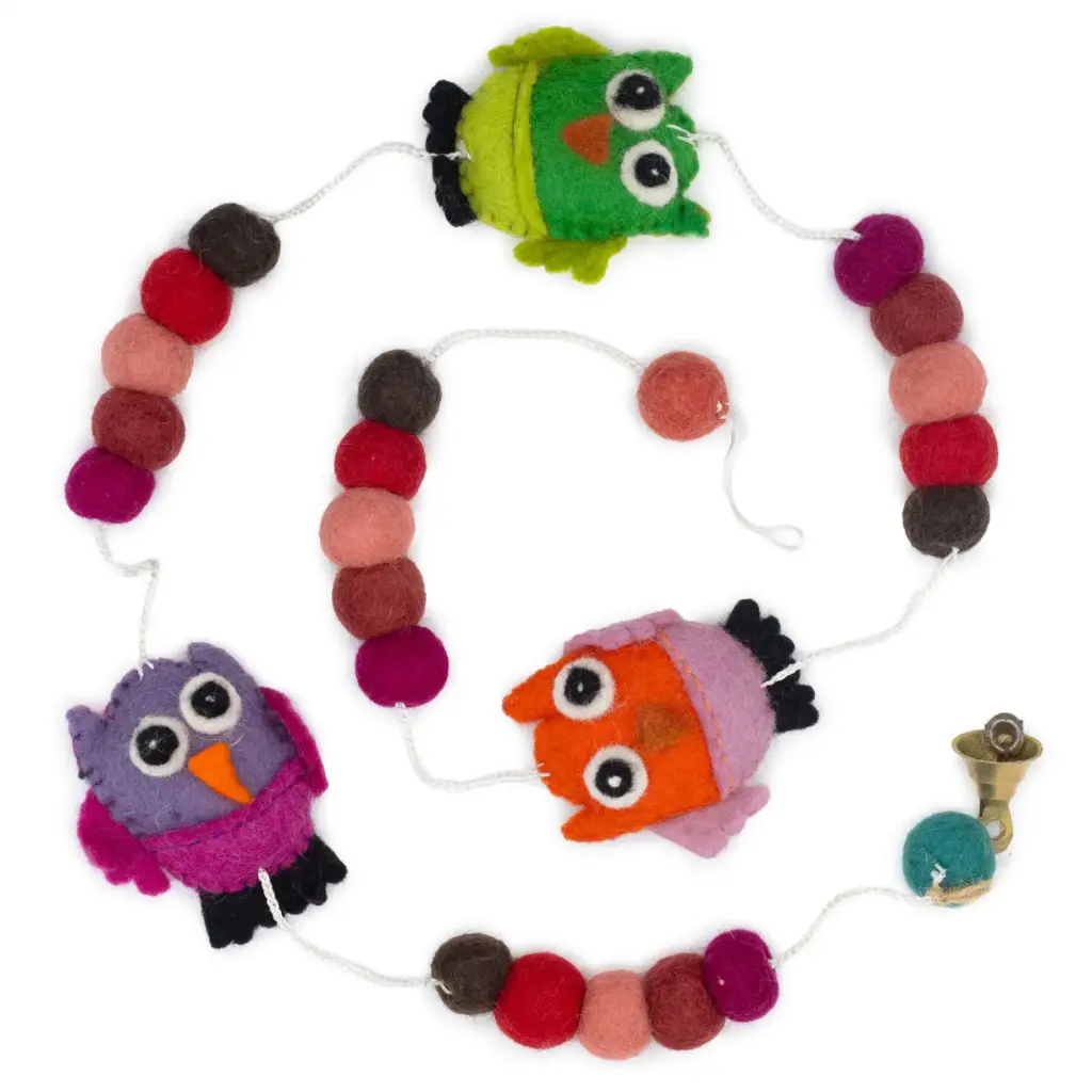 Felt Wall Hanging  -Owls (random colours) | www.artisangoods.co.uk