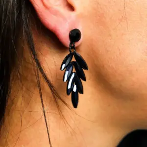 Jet Black – Vintage Glass – Long Drop – Earrings | www.artisangoods.co.uk 2