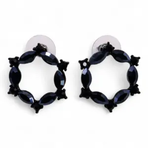 Jet Black – Vintage Glass – Loop – Earrings | www.artisangoods.co.uk 2